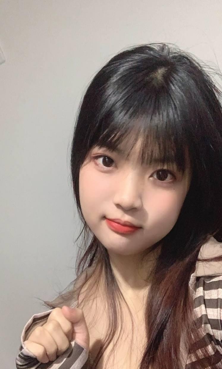 新人艾琳 年轻很嫩